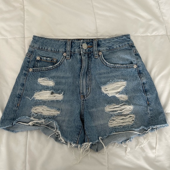 Garage Women’s Mom Jean Distressed Shorts - Picture 1 of 3